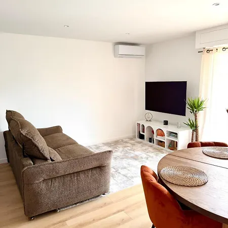 Cozy Apartment, 15 Minute Walk From La Croisette